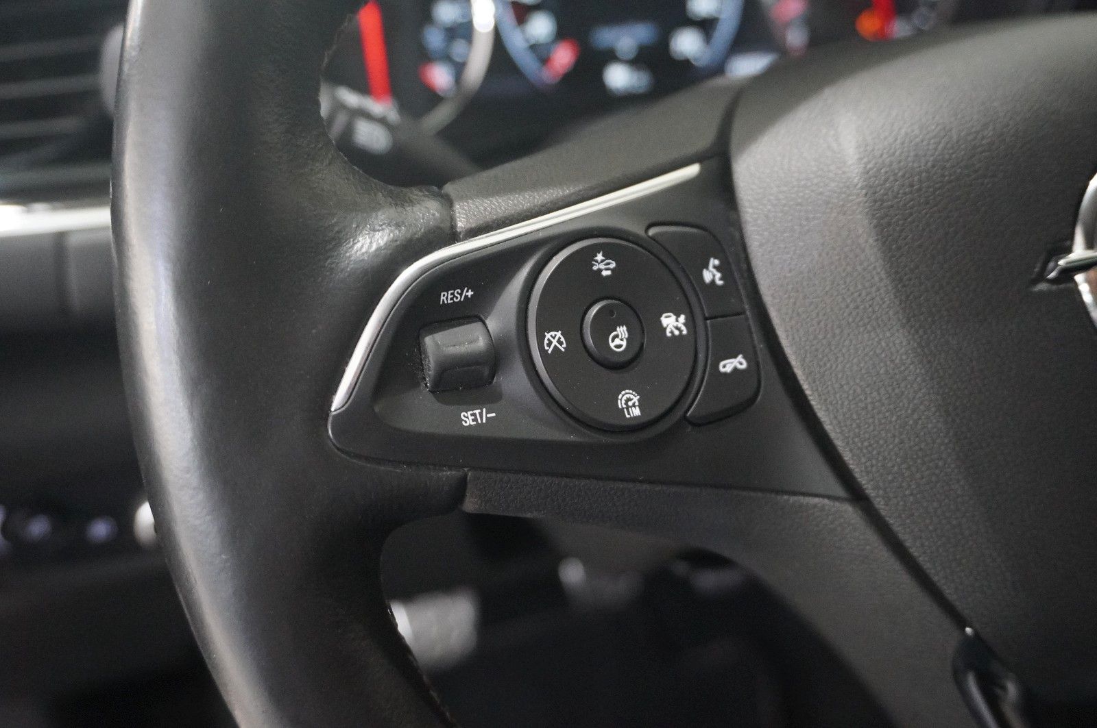 Fahrzeugabbildung Opel Insignia B ST 1.5T DYNAMIC NAVI/LED/KAMERA/DAB+