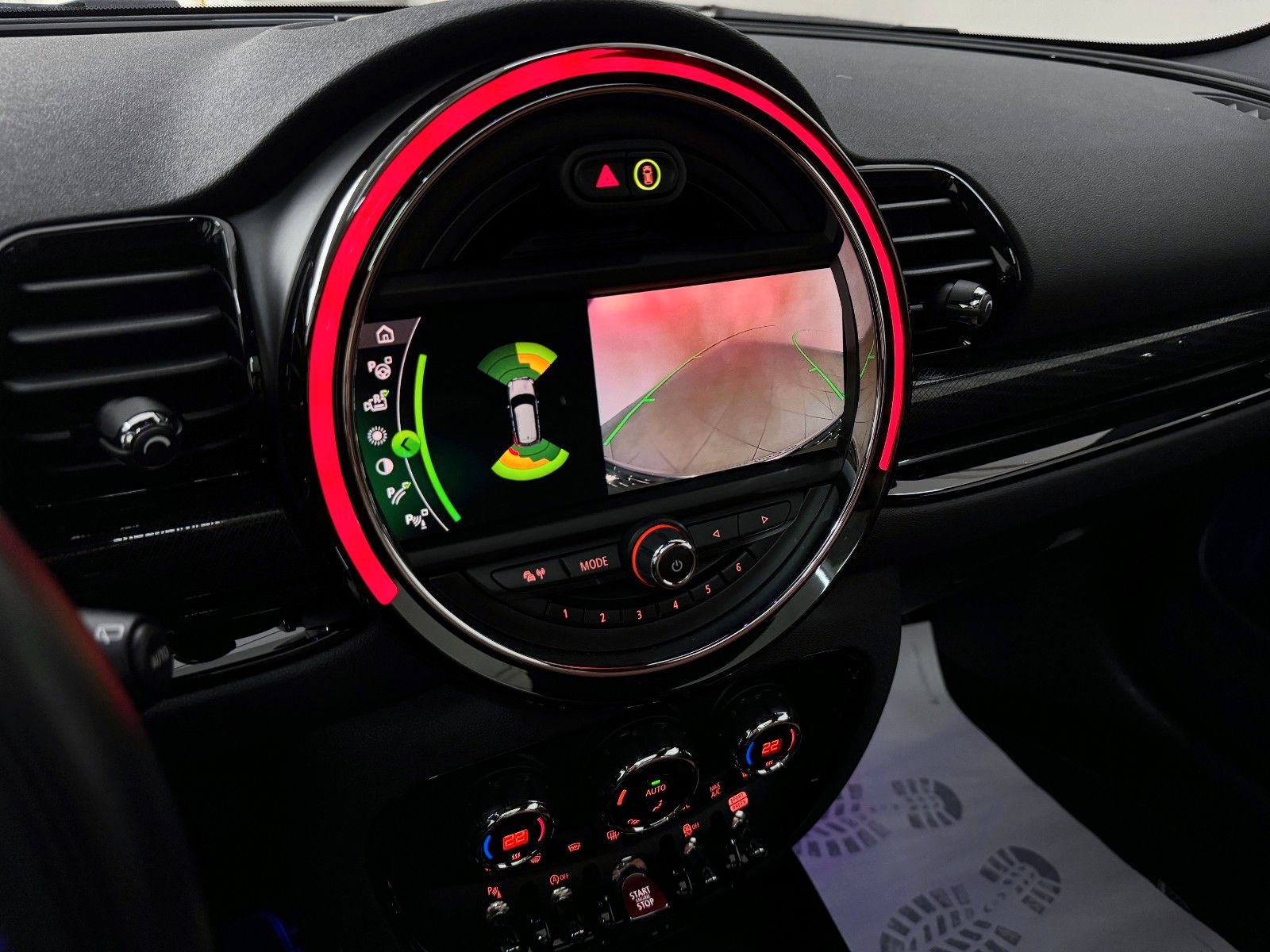 Fahrzeugabbildung MINI Clubman Cooper SD All4 Leder,Navi,LED,Panorama