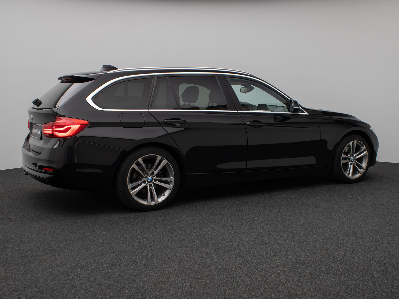 Fahrzeugabbildung BMW 320d xD PDC HUD Lenkrhzg Stop&Go Alarm Komfort