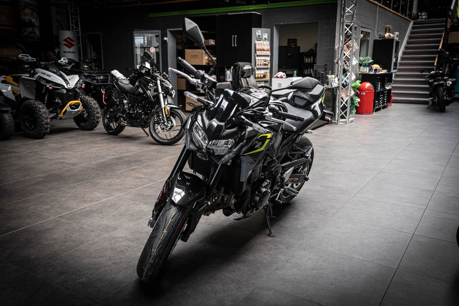 Fahrzeugabbildung Kawasaki Z900 2024 4 Jahre Garantie