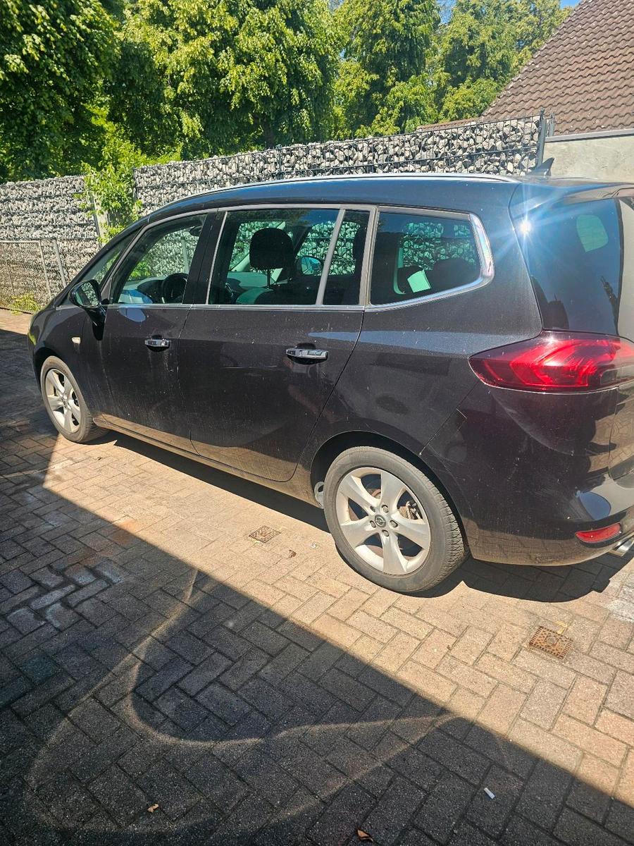 Opel Zafira 2012 — photo 7