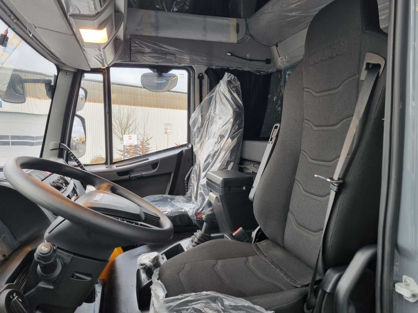 Fahrzeugabbildung Iveco Eurocargo ML180E32/FP Curtainsider + LBW 2x AHK