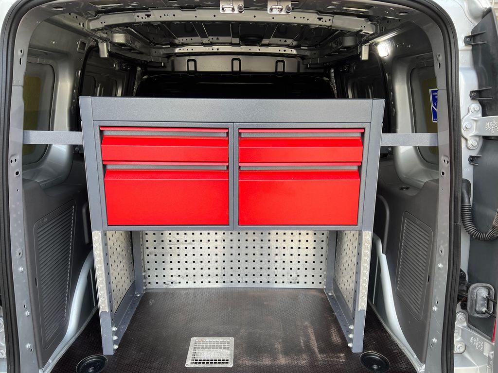 Ford Transit Connect — hlavná fotografia