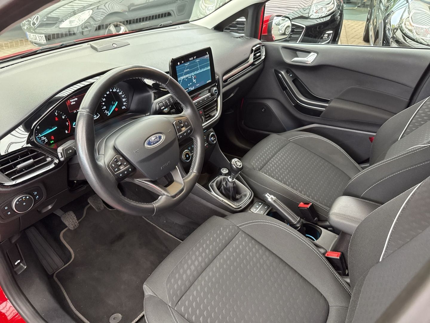 Fahrzeugabbildung Ford Fiesta Titanium 1.0 EcoBoost Kamera LED B&O CD/D