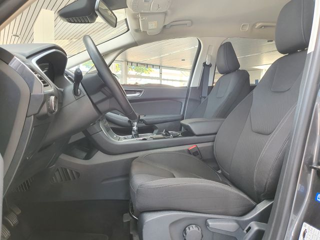 Fahrzeugabbildung Ford S-Max Titanium 7 Sitze