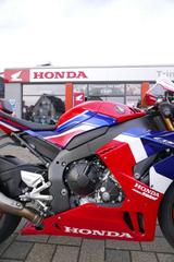 Honda CBR 1000 RR-R FIREBLADE SP **TOP ZUSTAND** - HONDA CBR 1000RR