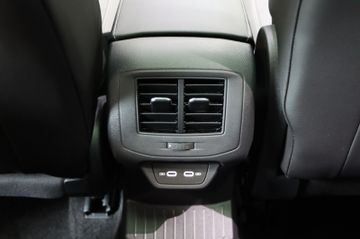 Volkswagen T-Roc 1.5 DSG R-Line Black AHK Pano Matrix Kame.