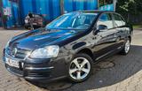 Volkswagen Jetta 1.6 FSI VW Scheckheftge. Sitzheizung Klima - Volkswagen Jetta mit Benzin-Antrieb: Limousine, 1.6