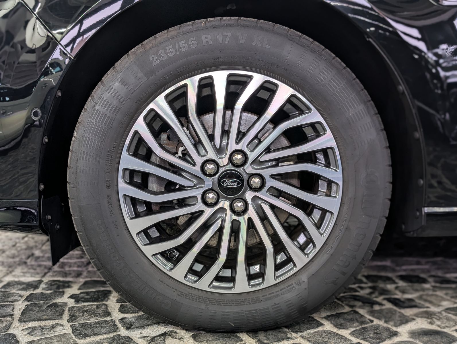 Fahrzeugabbildung Ford S-MAX Titanium TEMP KAM XENON NAVI 7-SITZER SHZ