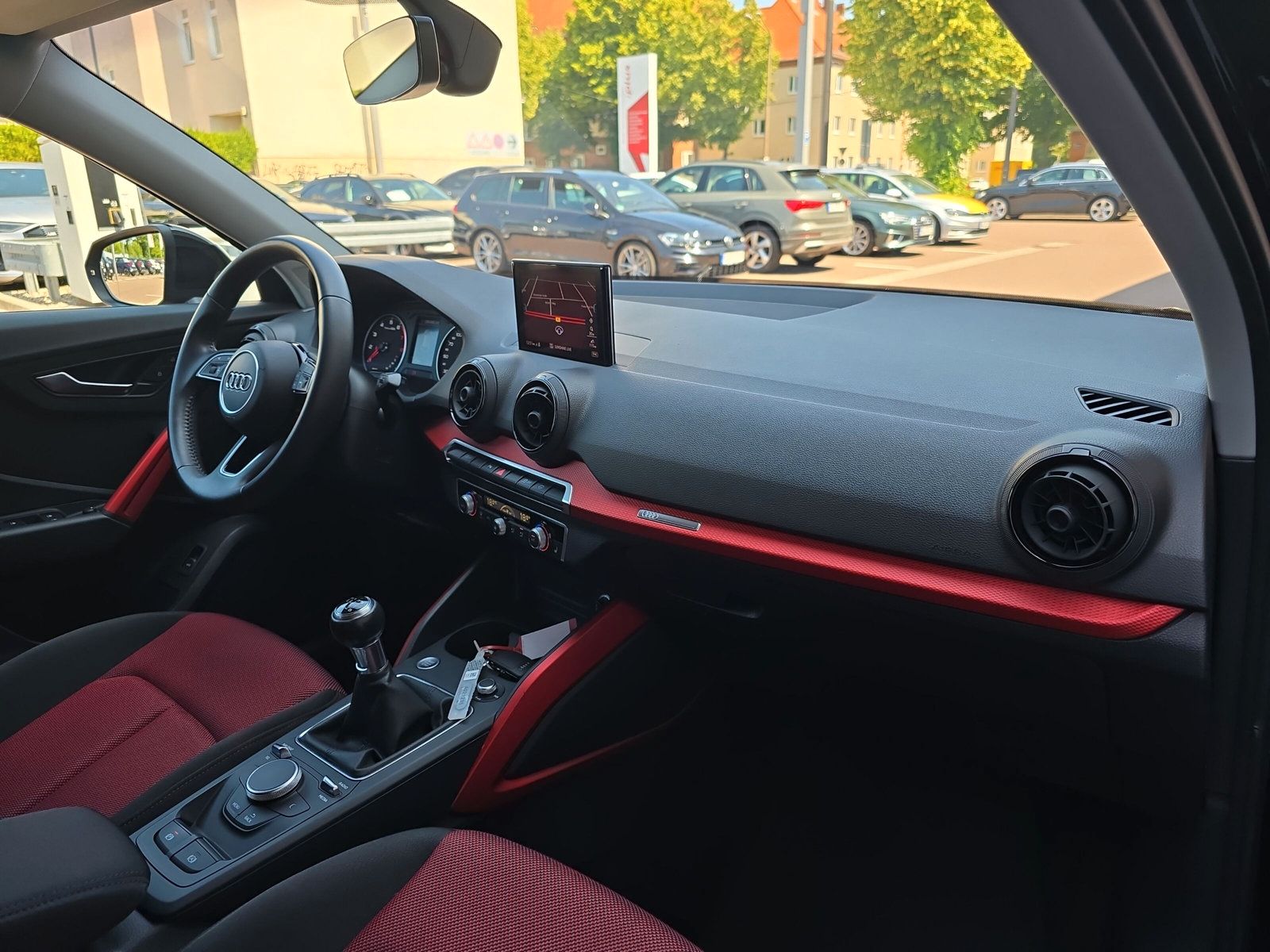 Fahrzeugabbildung Audi Q2 35 TFSI S line LED NAVI 18" OPTIK PDC