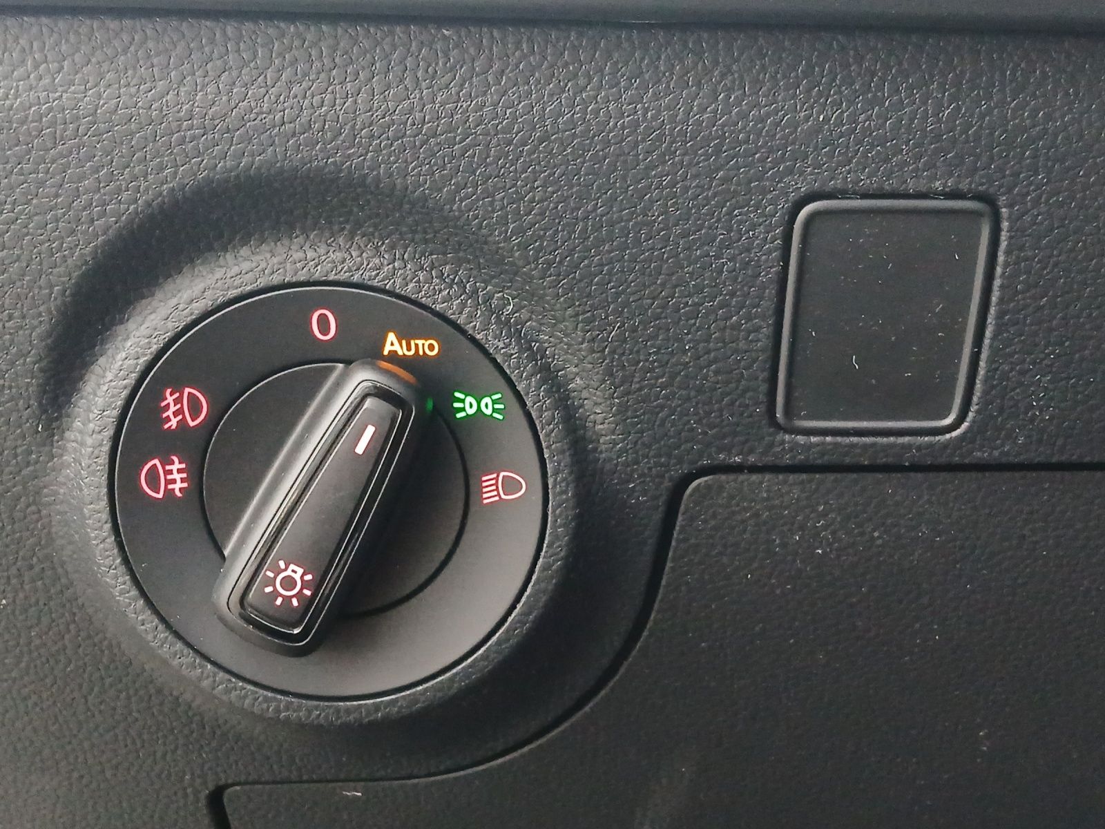 Fahrzeugabbildung SEAT Ibiza FR 1.0 TSI Voll-LED Navi ACC Kessy SH