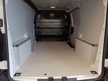 Fotografie 8 des Opel Vivaro Kasten M Navi Kamera Laderaumboden