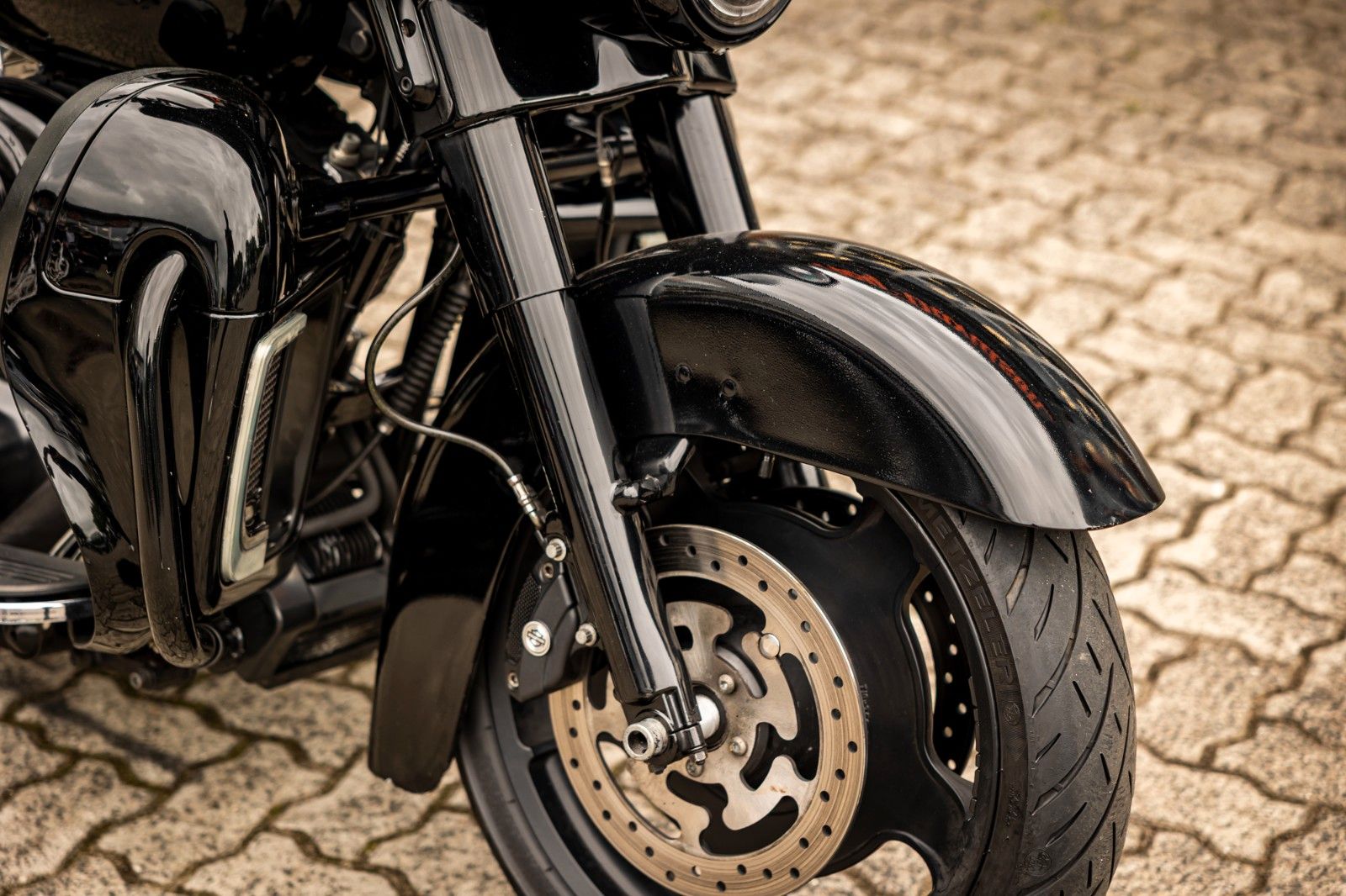 Fahrzeugabbildung Harley-Davidson FLHX Street Glide 103 cui - Kesstech -