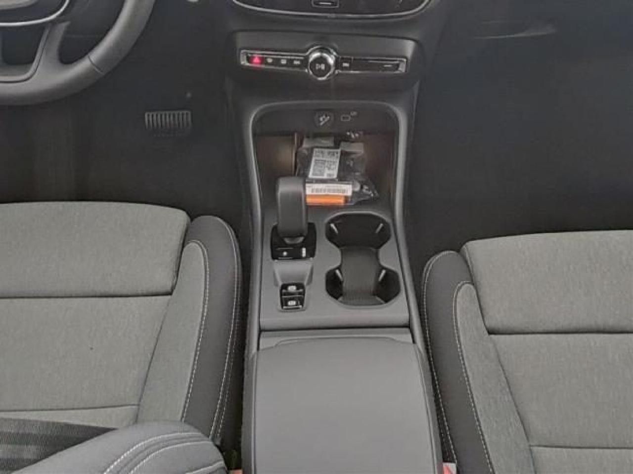 Fahrzeugabbildung Volvo XC40 B3 Benzin Core 2WD