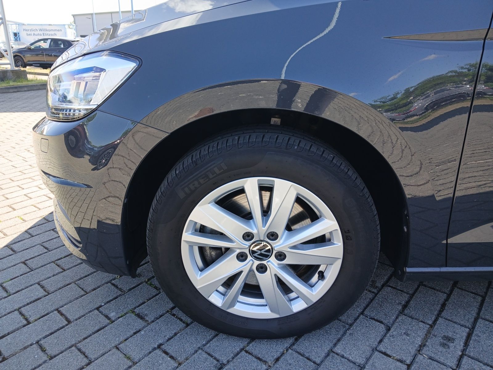 Fahrzeugabbildung Volkswagen Touran TDI Comfortline LED PDC SH LM