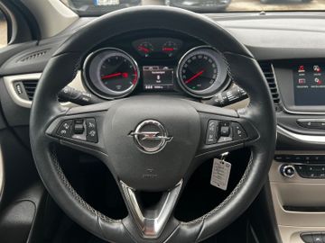 Bild 13 Opel Astra - SHZ | LHZ | PDC vo. u. hi.