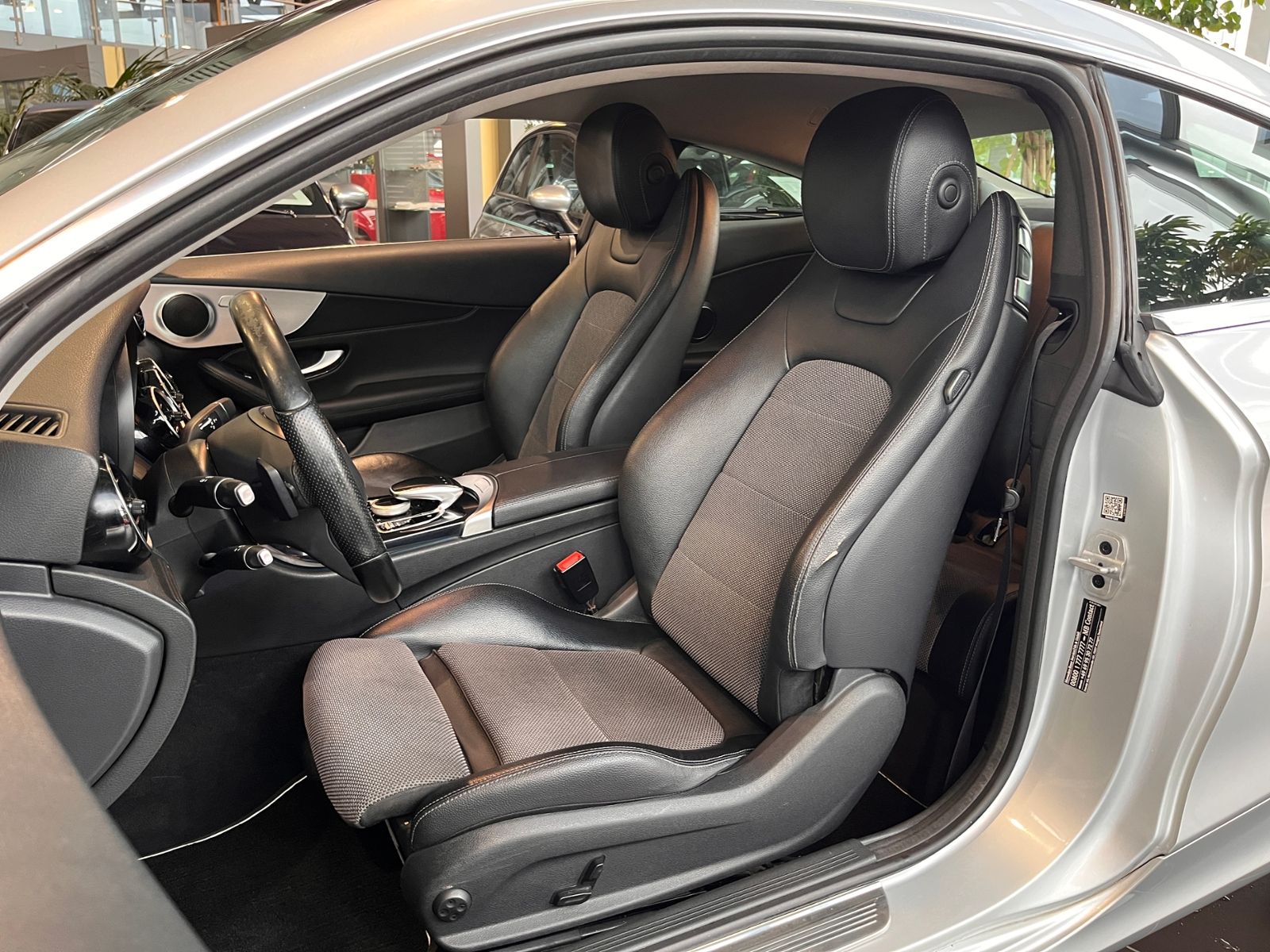 Fahrzeugabbildung Mercedes-Benz C -Klasse Coupe 180 KLIMA LED NAVI ALU