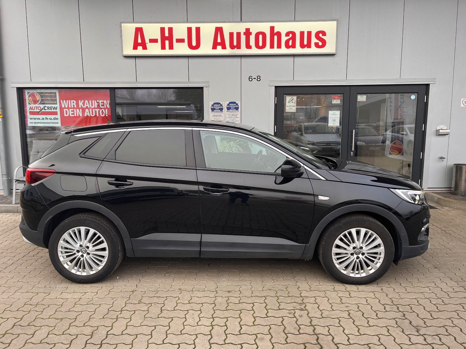Fahrzeugabbildung Opel Grandland (X) 1.6 Turbo Automatik