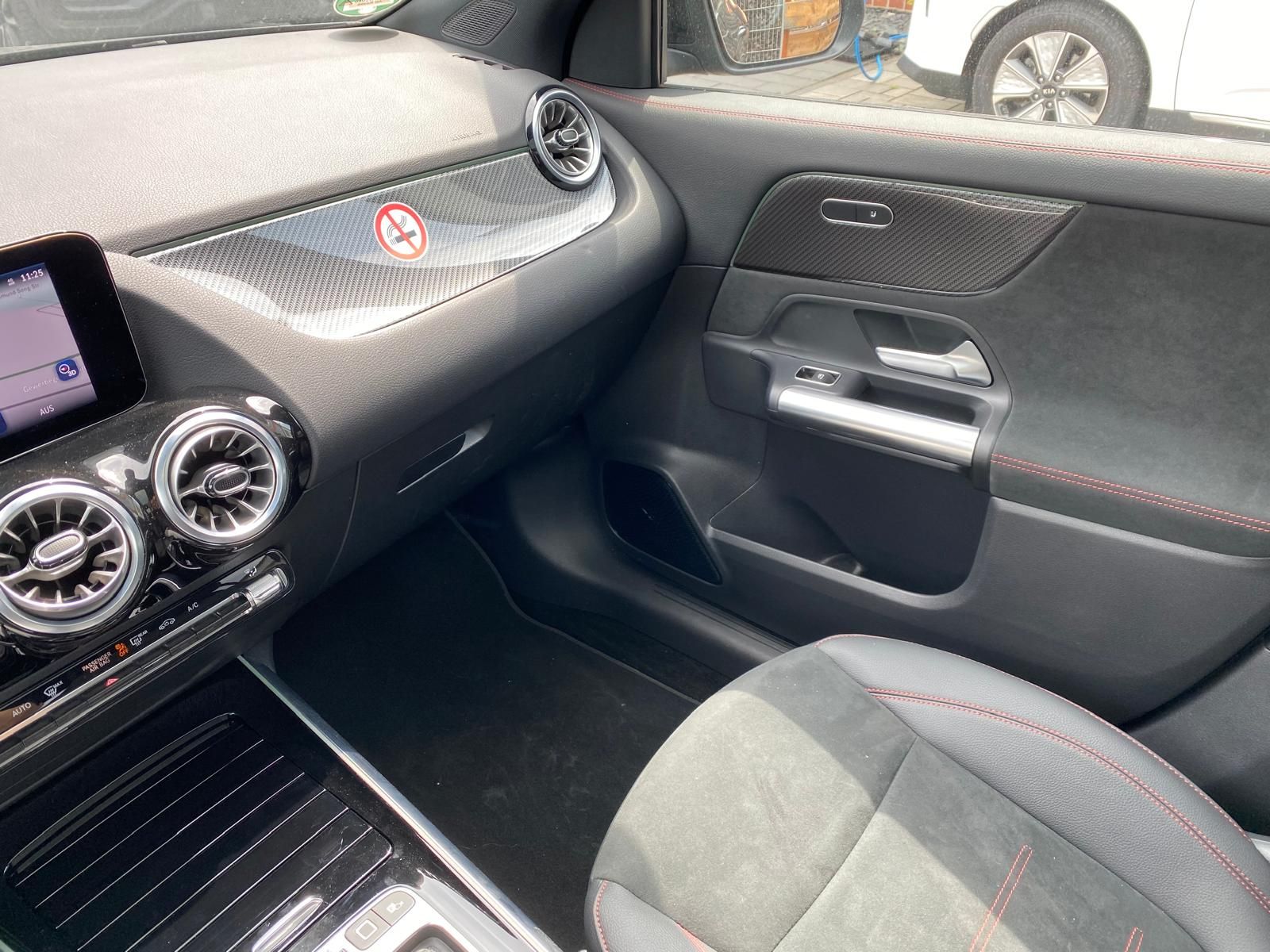 Fahrzeugabbildung Mercedes-Benz GLA 200 AMG/Pano/DIS/360/AHK/M-BEAM/