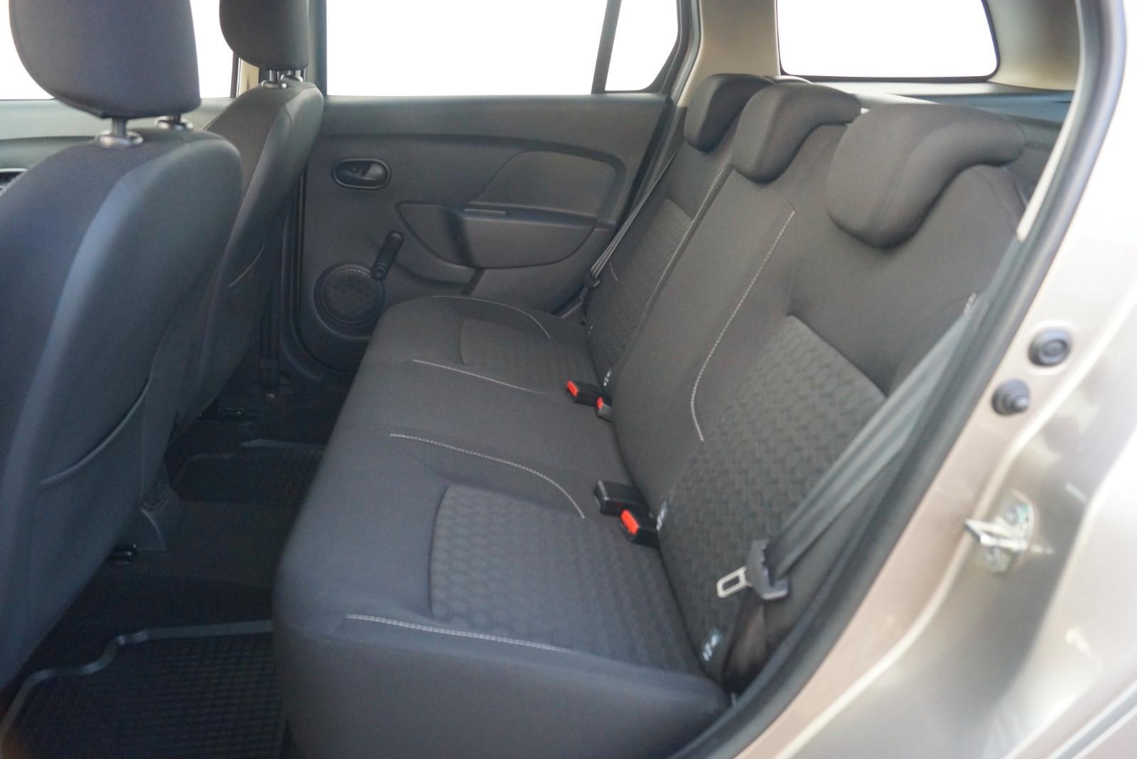 Dacia Logan 2015 — photo 17