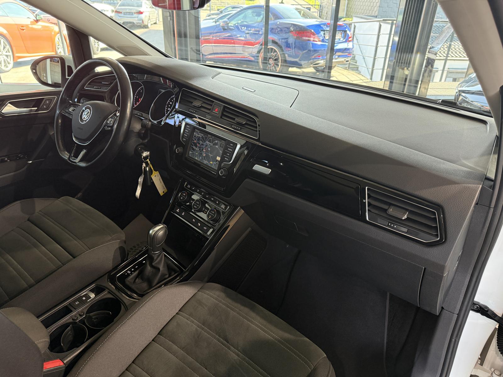 Volkswagen Touran R-Line DSG*PANO*ACC*LED*MASSAGE*
