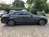 Mercedes-Benz E 300 de Autom. - 225kW CHECKHEFTGEPFLEGT - Hybrid (Diesel/Elektro): Grau, Limousine