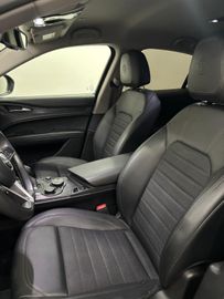 Alfa-Romeo Stelvio - 5