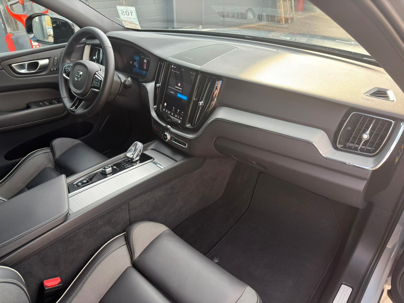 Fahrzeugabbildung Volvo XC60 B4D AWD Plus Dark*STDHZG*360°ACC