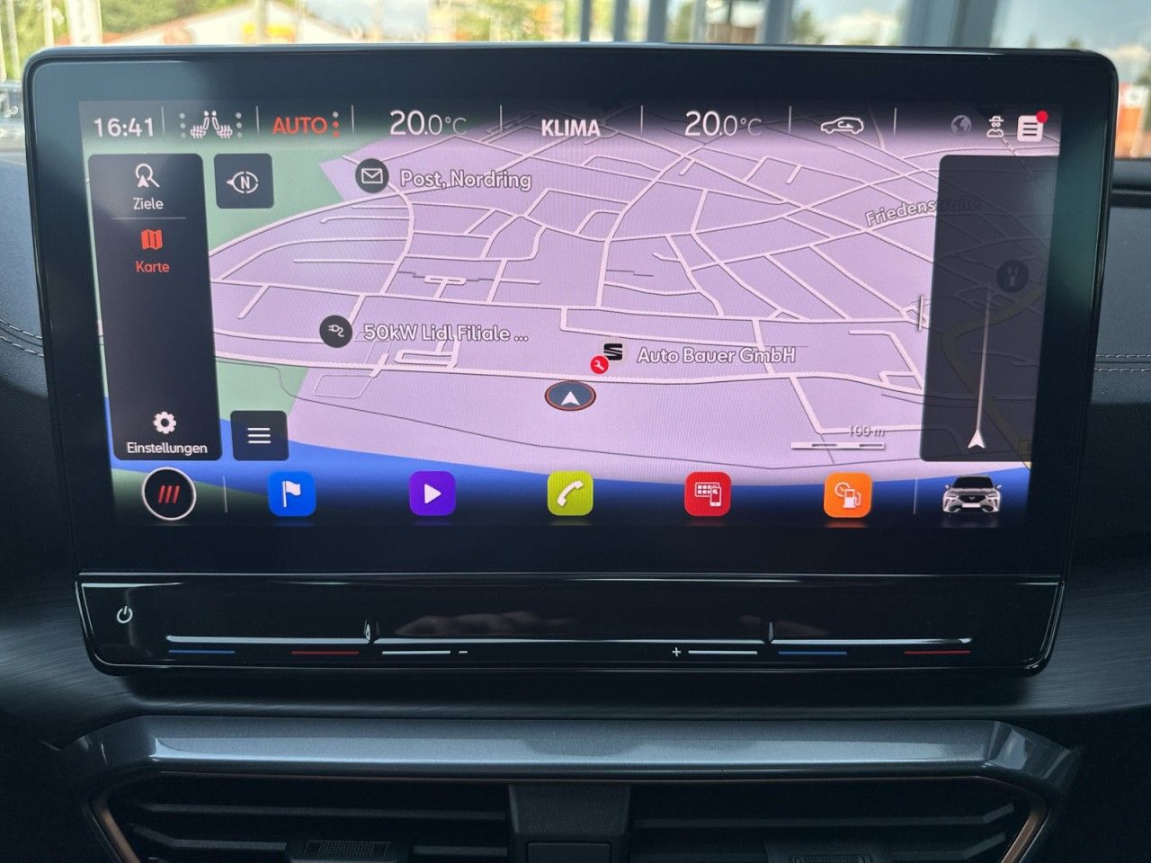 Fahrzeugabbildung CUPRA Formentor VZ 2.0TSI 4Drive 310PS DSG+*AHK*Beats* - mit KI generiert/bearbeitet