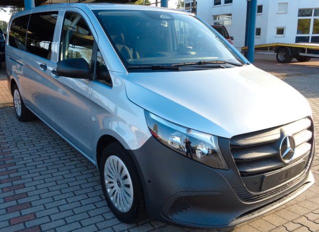 Vorderansicht von MERCEDES-BENZ