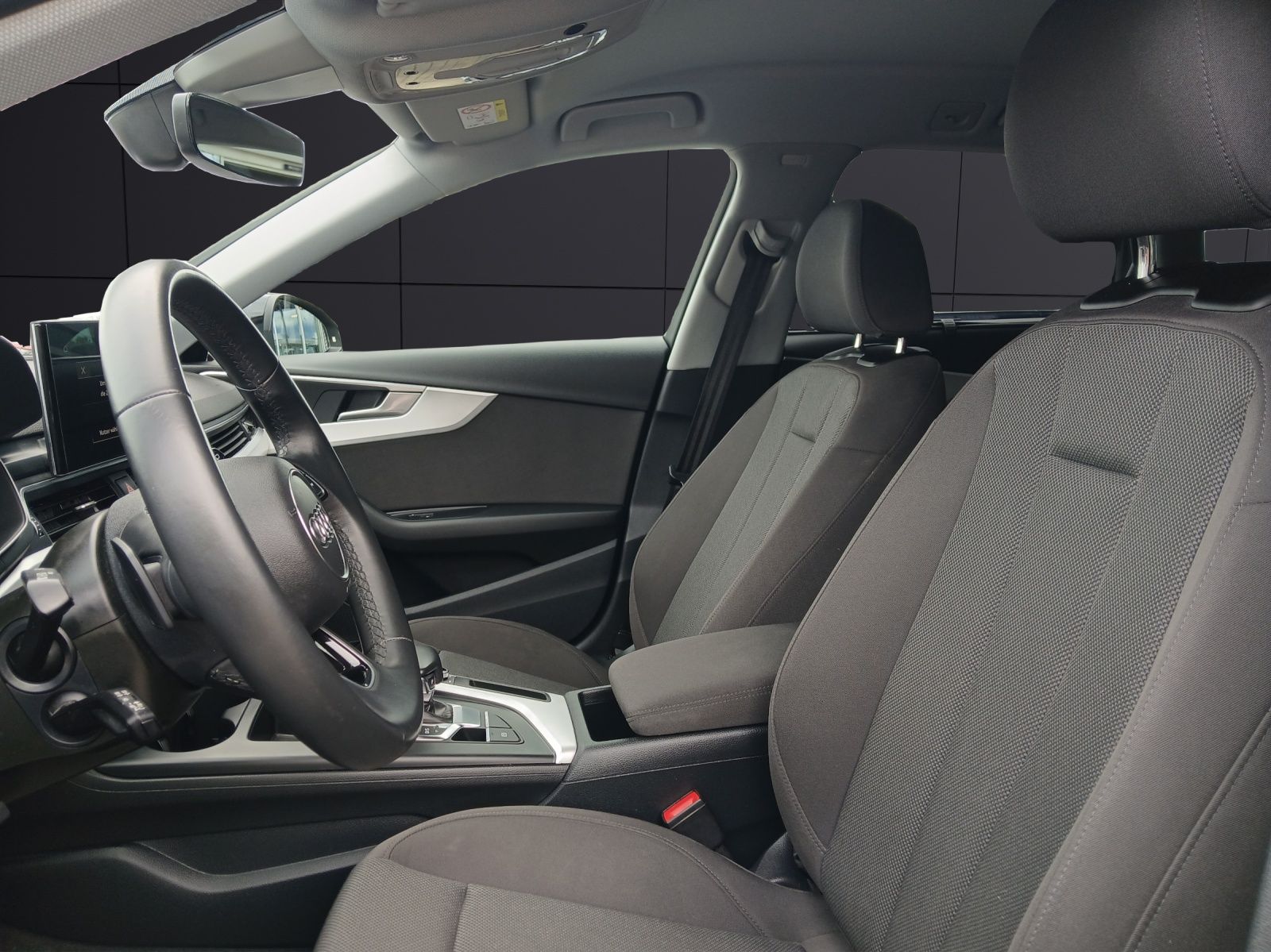 Fahrzeugabbildung Audi A4 Avant 35 TFSI  Navi GRA PDC SH LM