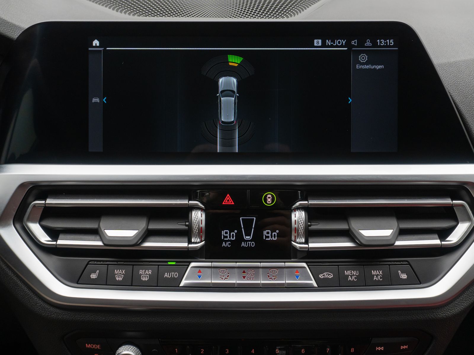 Fahrzeugabbildung BMW 320e Stop&Go DAB Alarm AHK HiFi Sportsitz 19Zoll