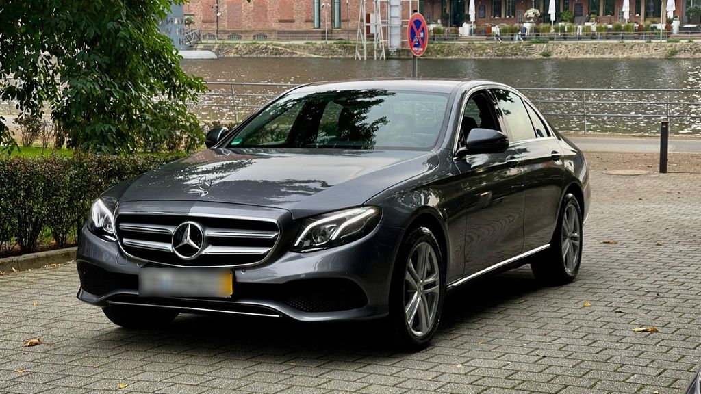 Image of Mercedes-Benz E 400