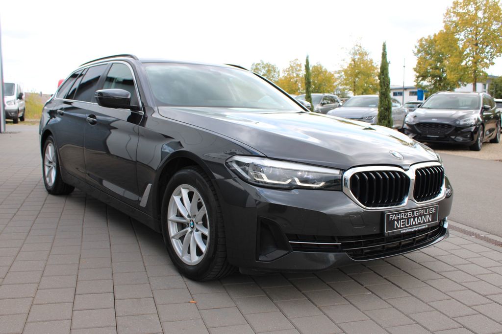 BMW 520d xDrive Touring AUT LED AHK NAVI LEDER LIVE