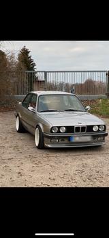 BMW E30 Coupe 323 i mit neuem TÜV und H Kennzeichen 