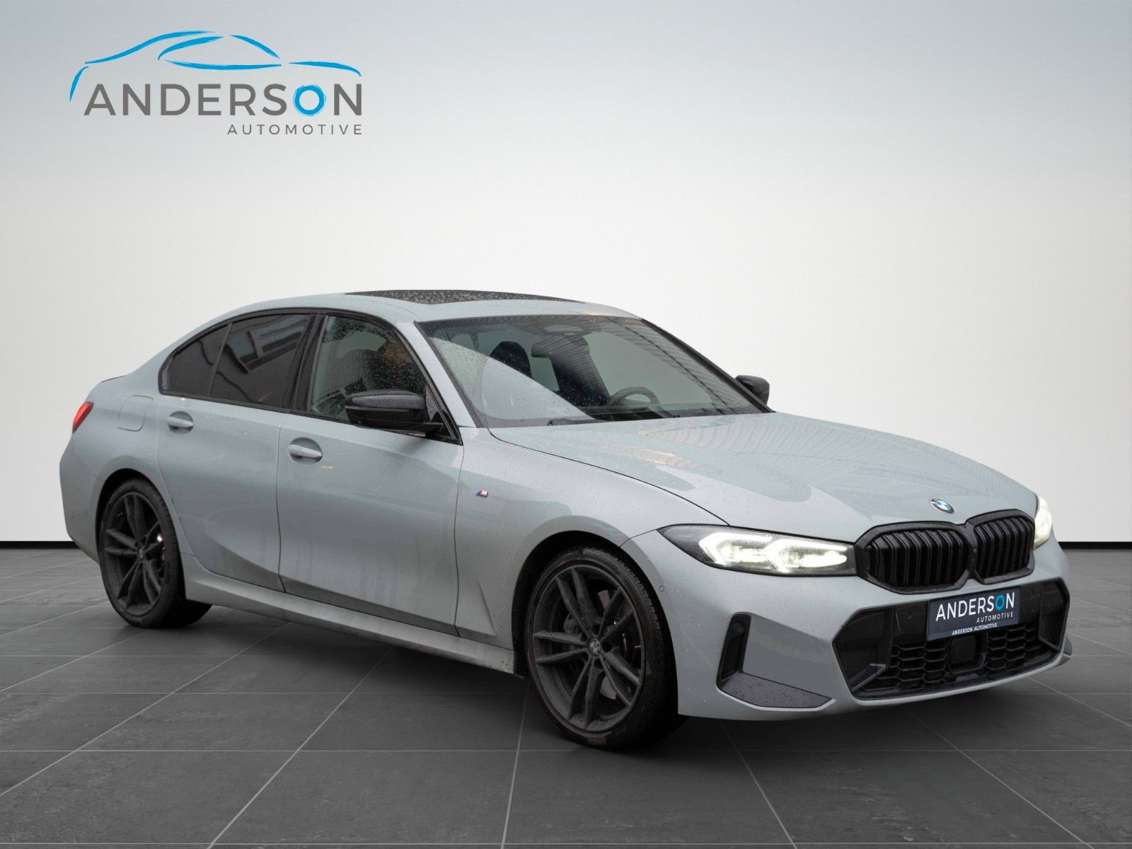 Fahrzeugabbildung BMW 330i M SPORT CARBON H&K LED PANO 19" PERFORMANCE