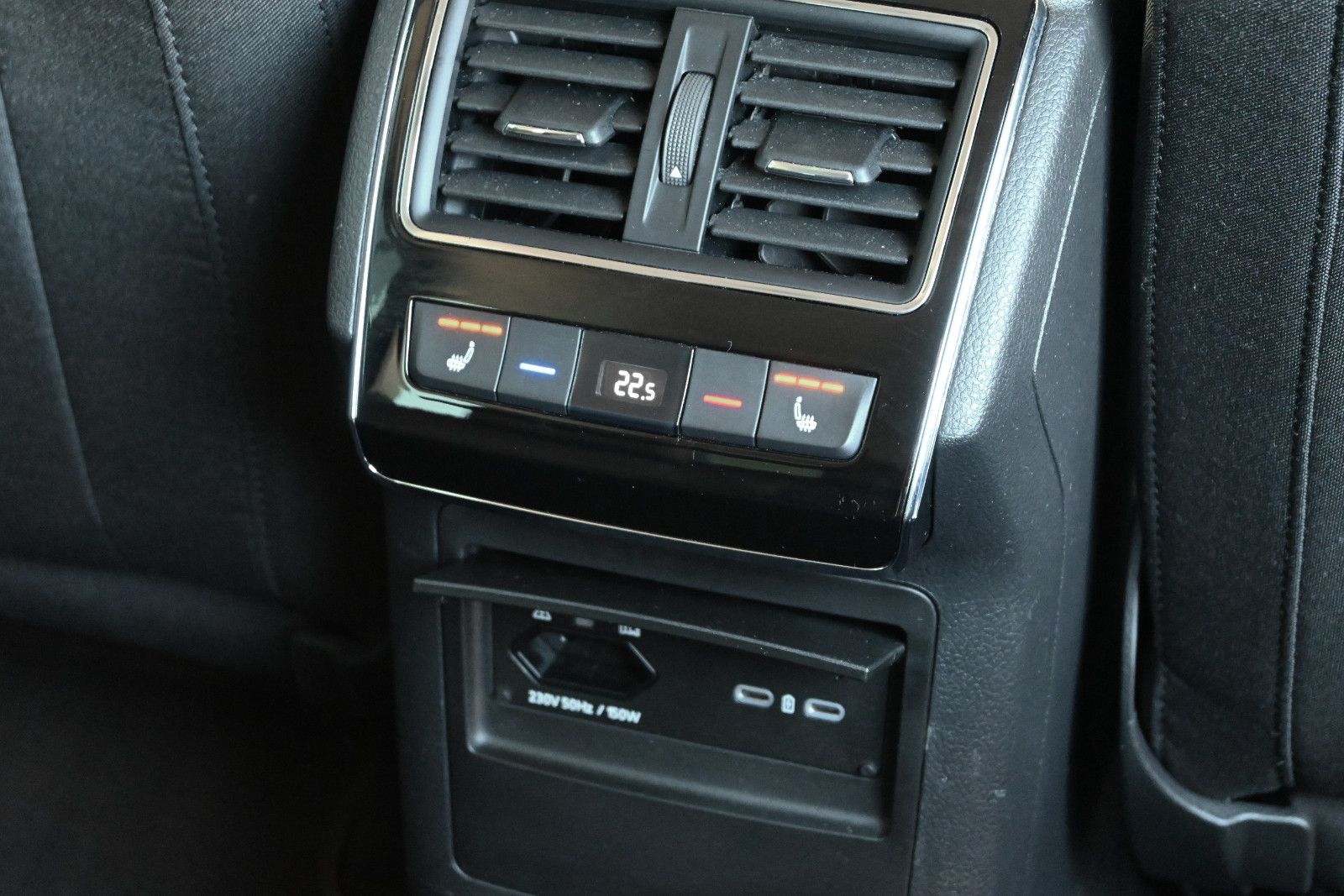 Fahrzeugabbildung SKODA Superb 1.5 TSI ACT DSG STYLE COMBI °ACC°AHK°