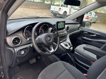 Mercedes V 220 - 8