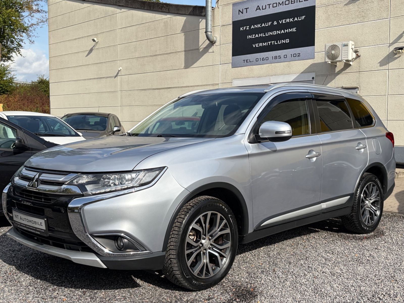 Mitsubishi Outlander - 1
