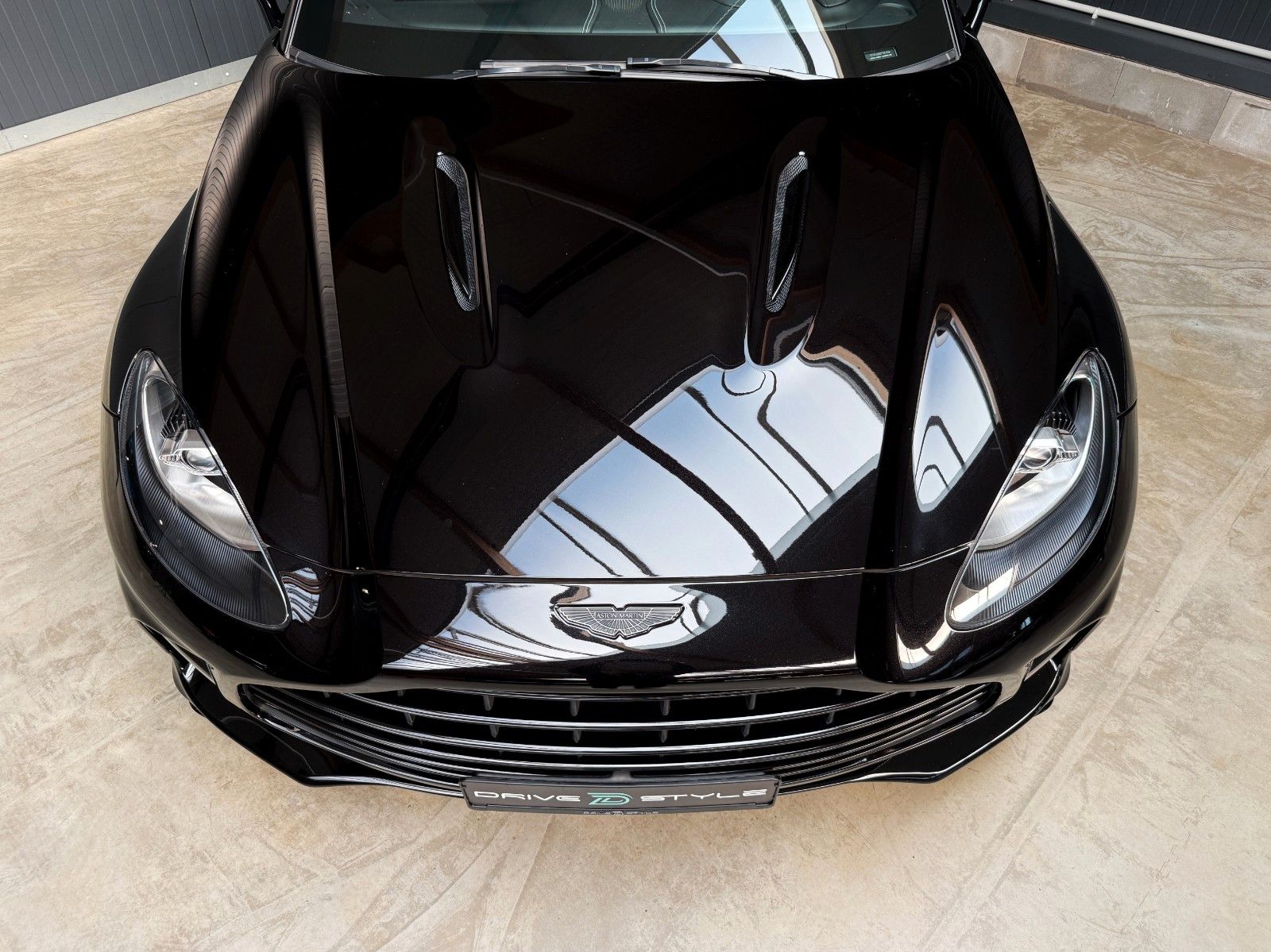 Fahrzeugabbildung Aston Martin DBX 4.0 V8 DBX707 + 2.Hand + Top Geplfegt