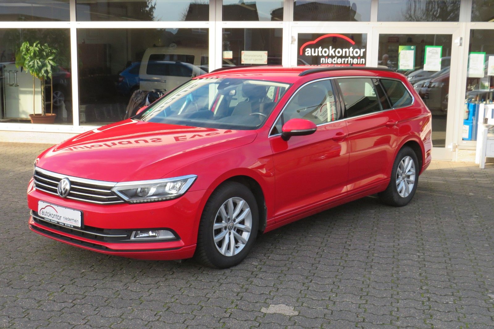 Fahrzeugabbildung Volkswagen Comfortline ACC LED KAMERA AHK NAVI APP-CONNECT