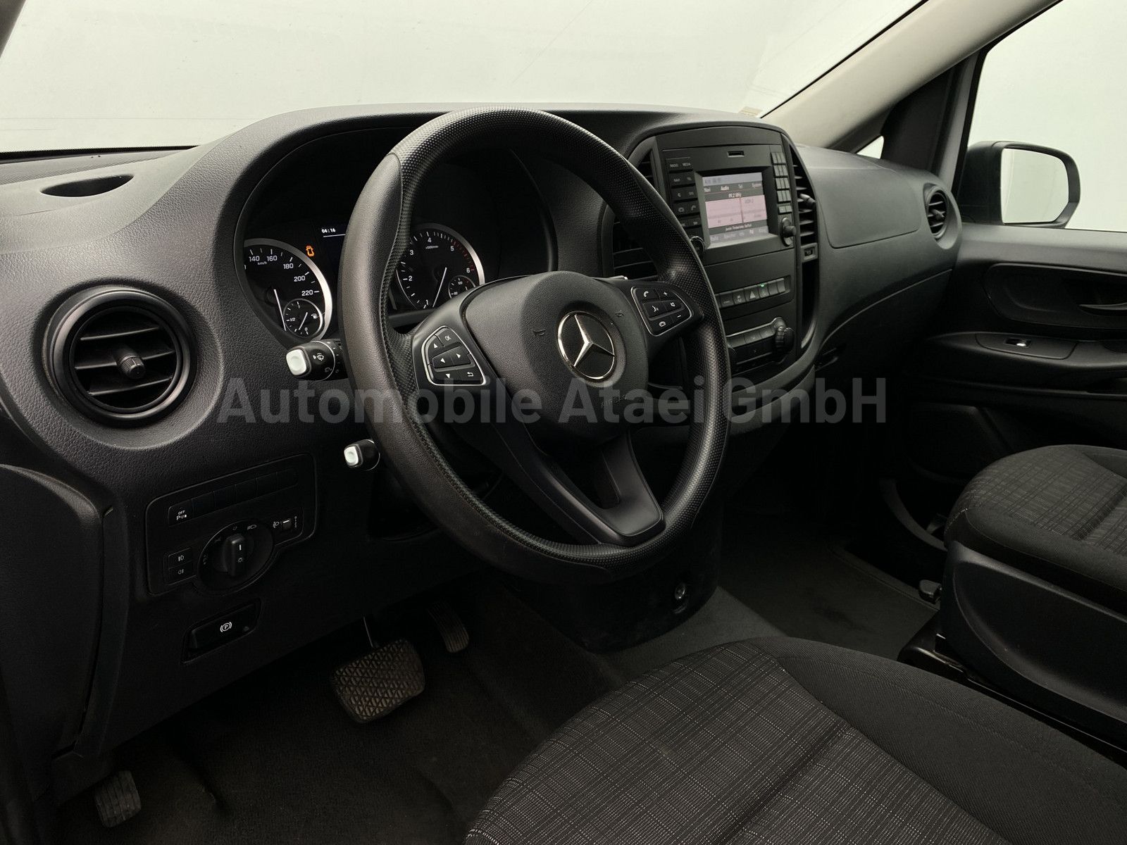 Fahrzeugabbildung Mercedes-Benz Vito Tourer lang 114 CDI Automatik 9596