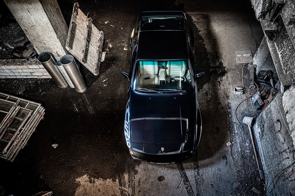 Porsche 944