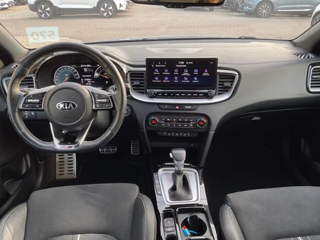 Kia Ceed 1,4 GT Line AT ACC Kamera BLIS Navi LED