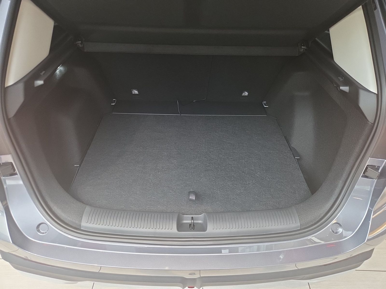 Fahrzeugabbildung MG ZS 1.5 Hybrid+ 145 kW Luxury *NAVI*KLIMA*SITZHZG