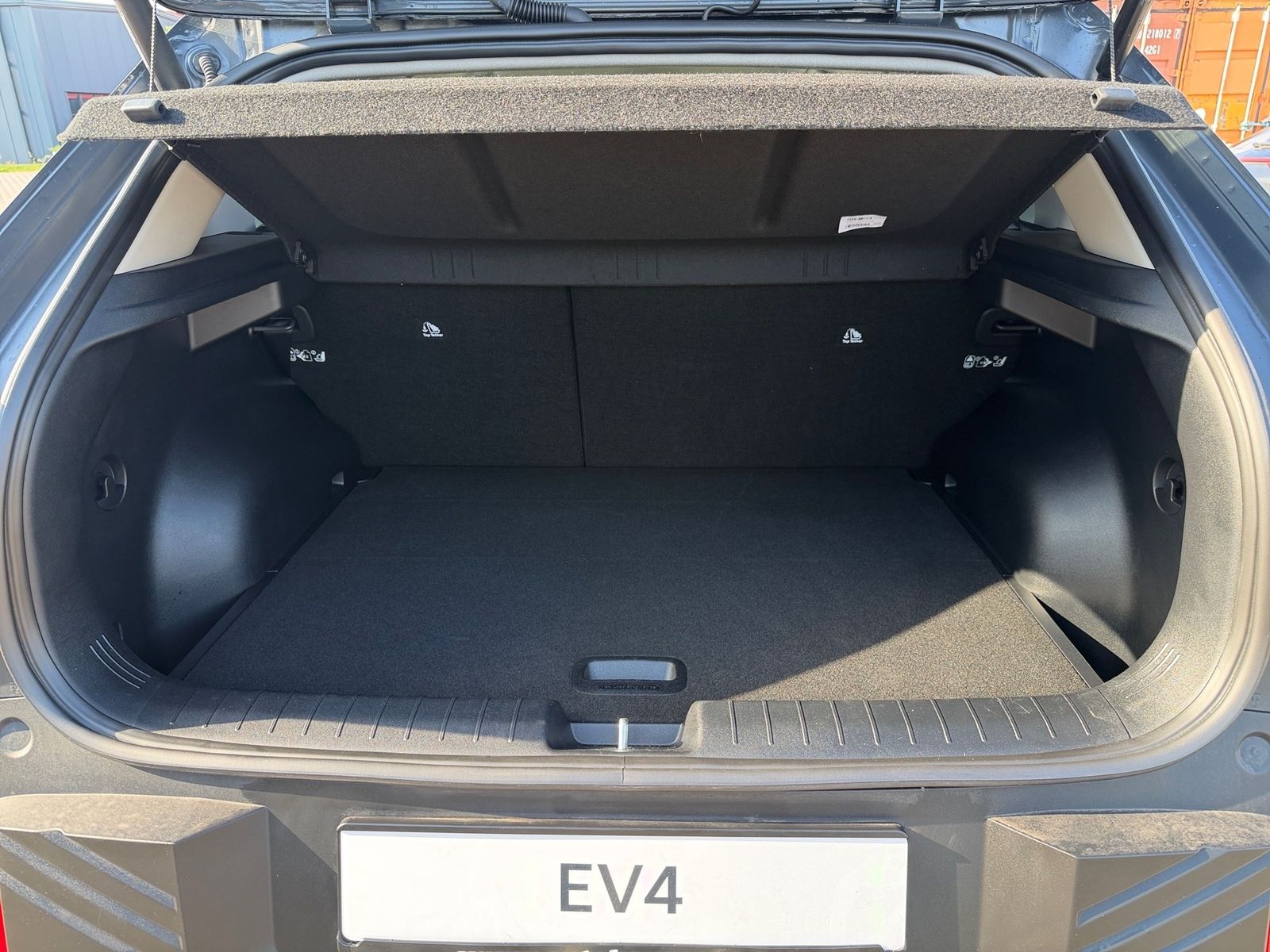 Fahrzeugabbildung Kia EV4 81 FWD EARTH UP TE WIC DWP DE SD