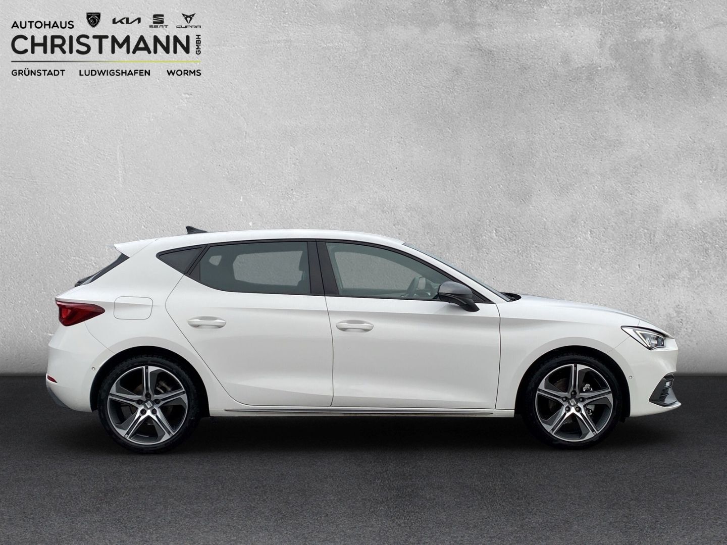 Fahrzeugabbildung SEAT Leon Seat FR Plus 1.5 TSI*NAVI*SHZ*PDC*Full-Link