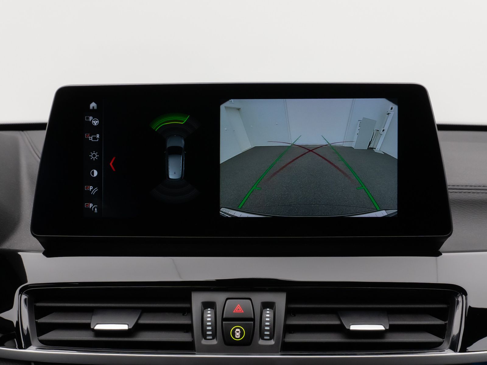 Fahrzeugabbildung BMW X1 xD25e Sport Line Kamera HUD DAB Navi+ Alarm