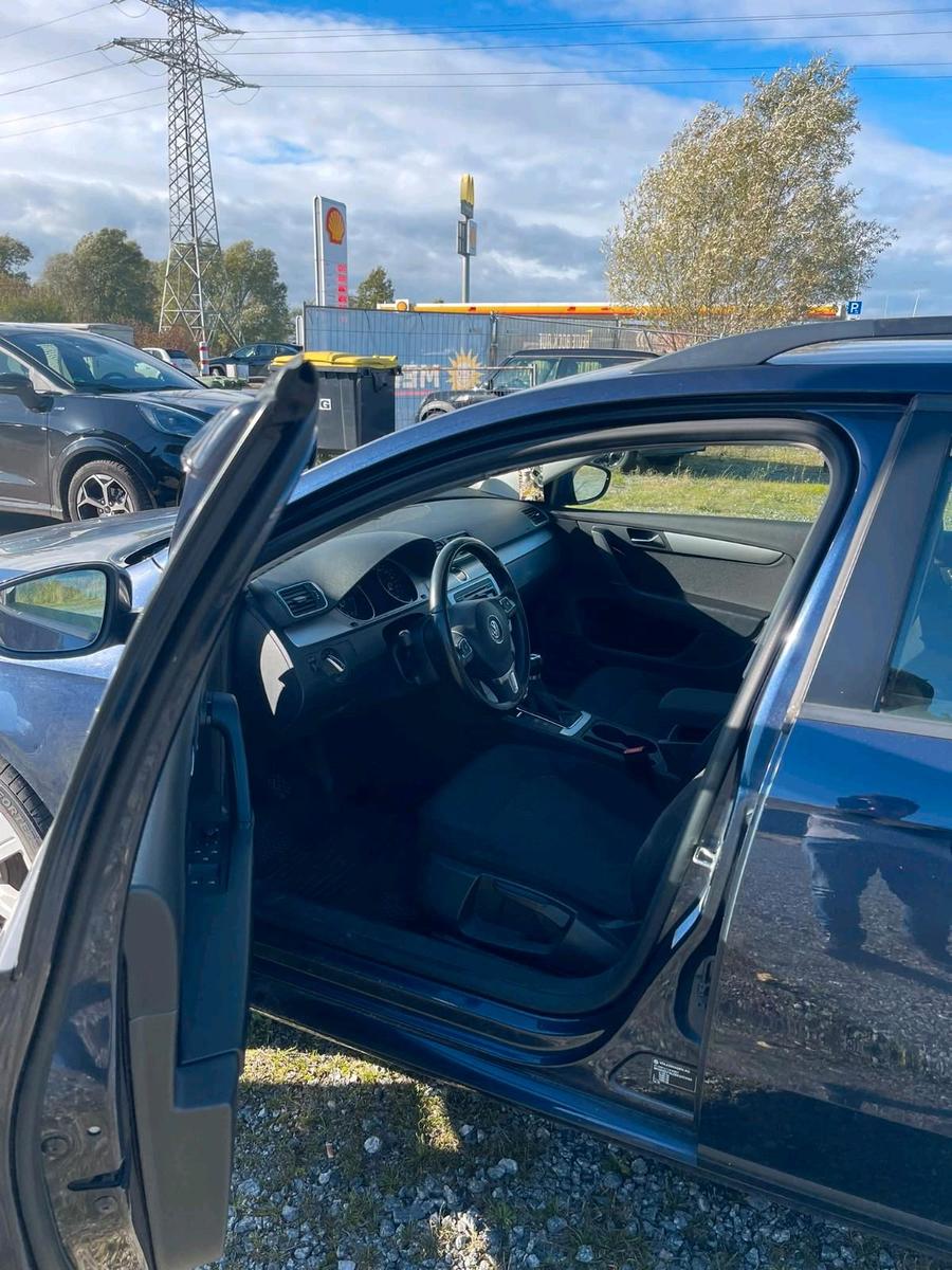 Volkswagen Passat 2011 — photo 6