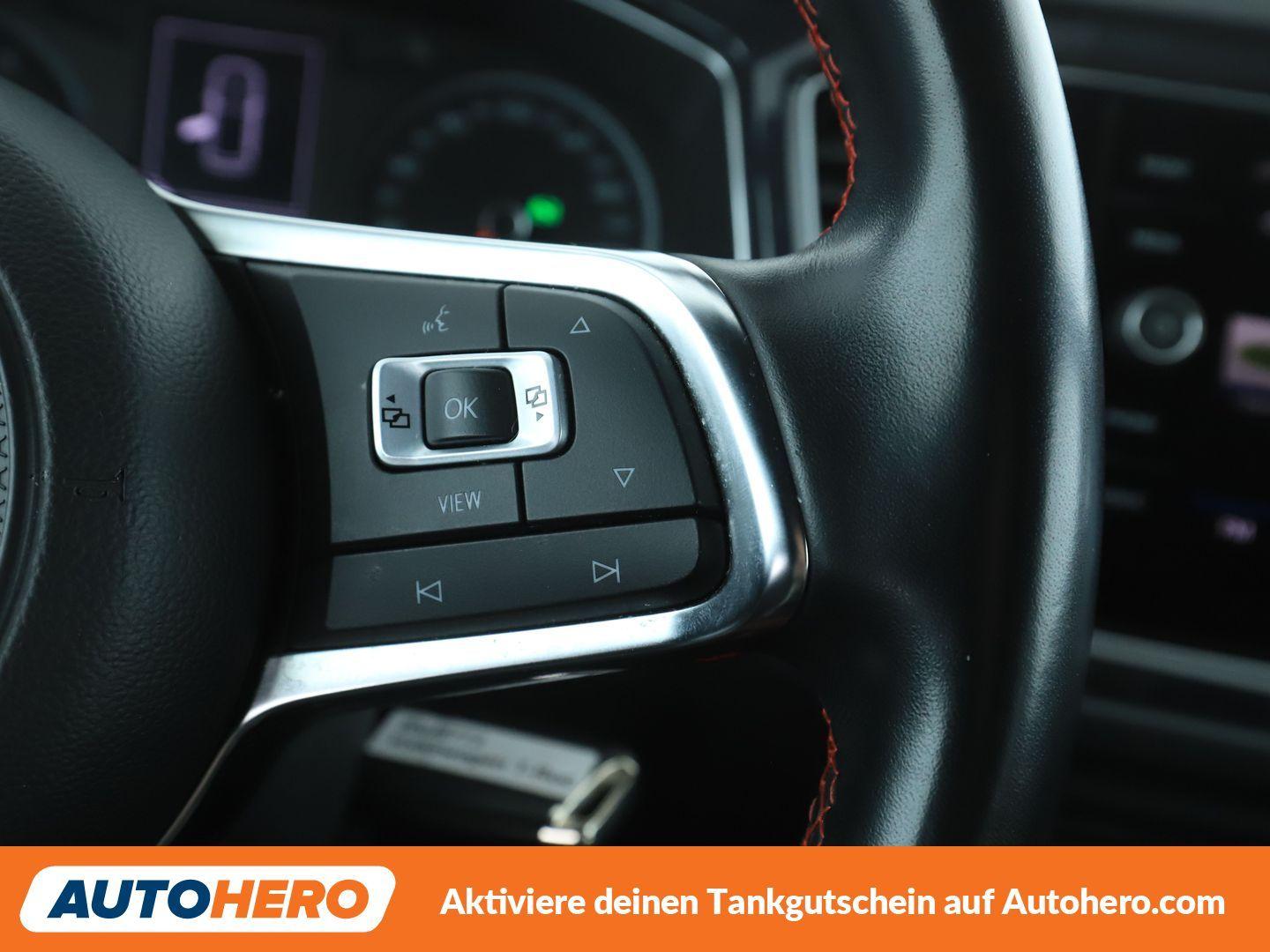 Volkswagen T-Roc 1.5 TSI ACT Sport Aut.*NAVI*LED*ACC*